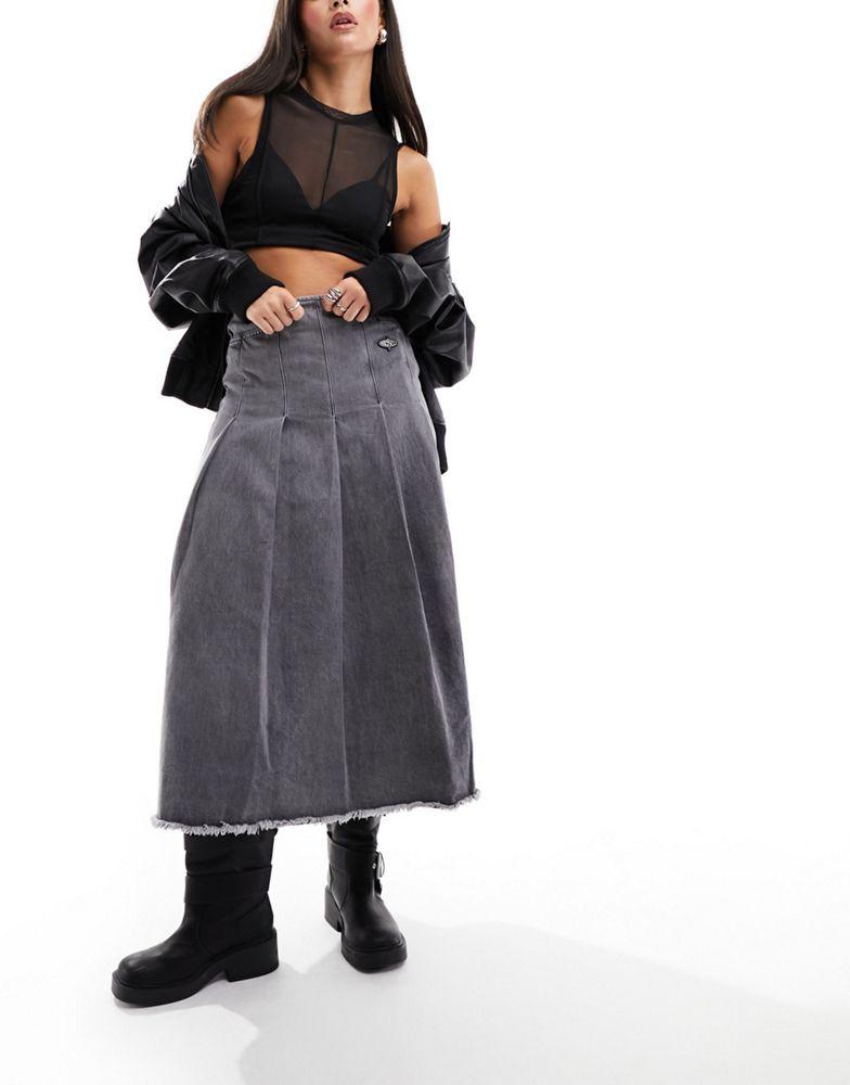 Basic Pleasure Mode Basic Pleasure Mode angelica denim maxi kilt skirt in grey