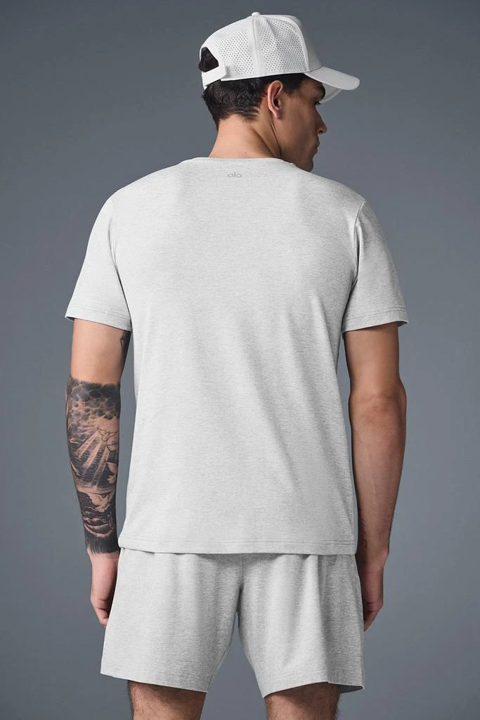 Alo Conquer Reform Crewneck Short Sleeve - Athletic Heather Grey 3