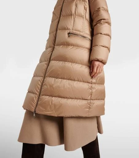 Moncler Boedic shearling-trimmed down coat 5