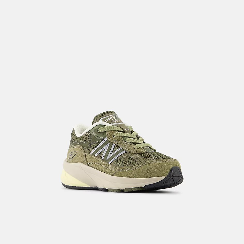New Balance 990v6