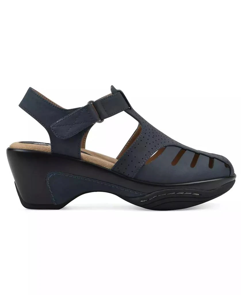 White Mountain Women's Vie Clogs 2