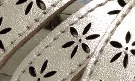 Robeez Kids
 Fleur Fisherman Sandal 7