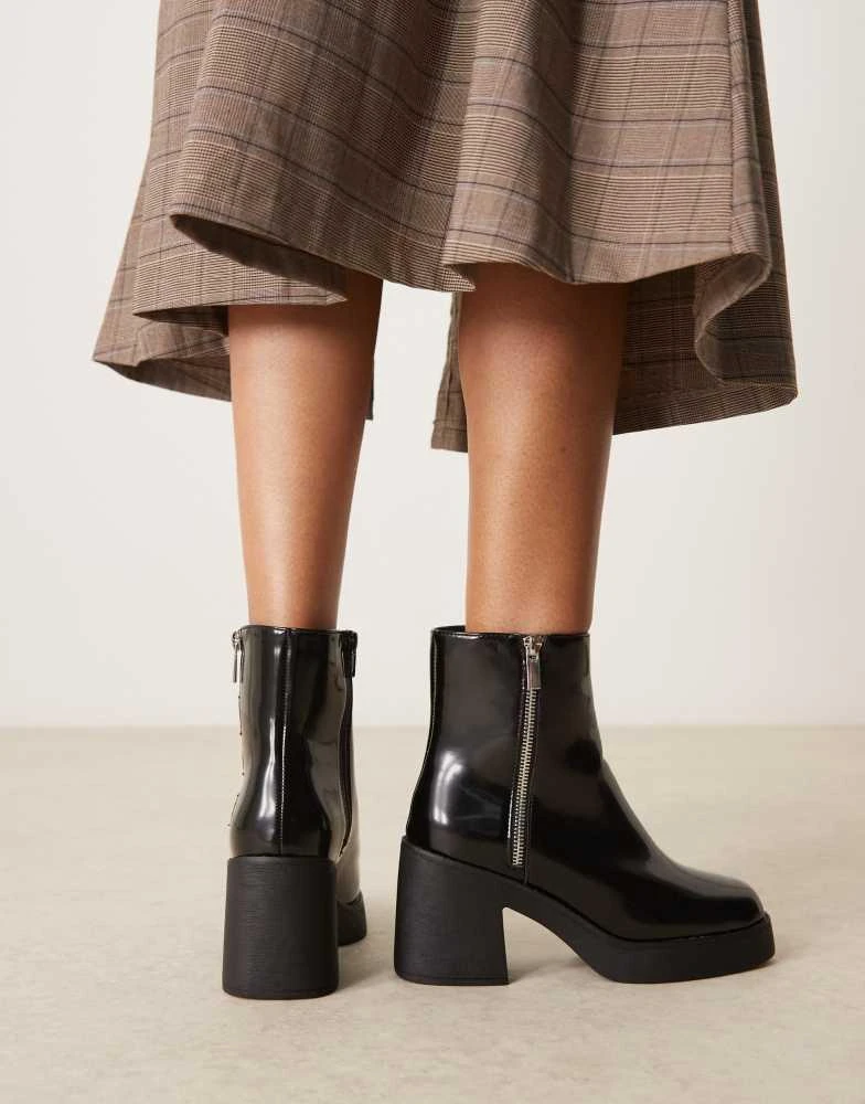 New Look New Look chunky mid heeled ankle boot in black 4