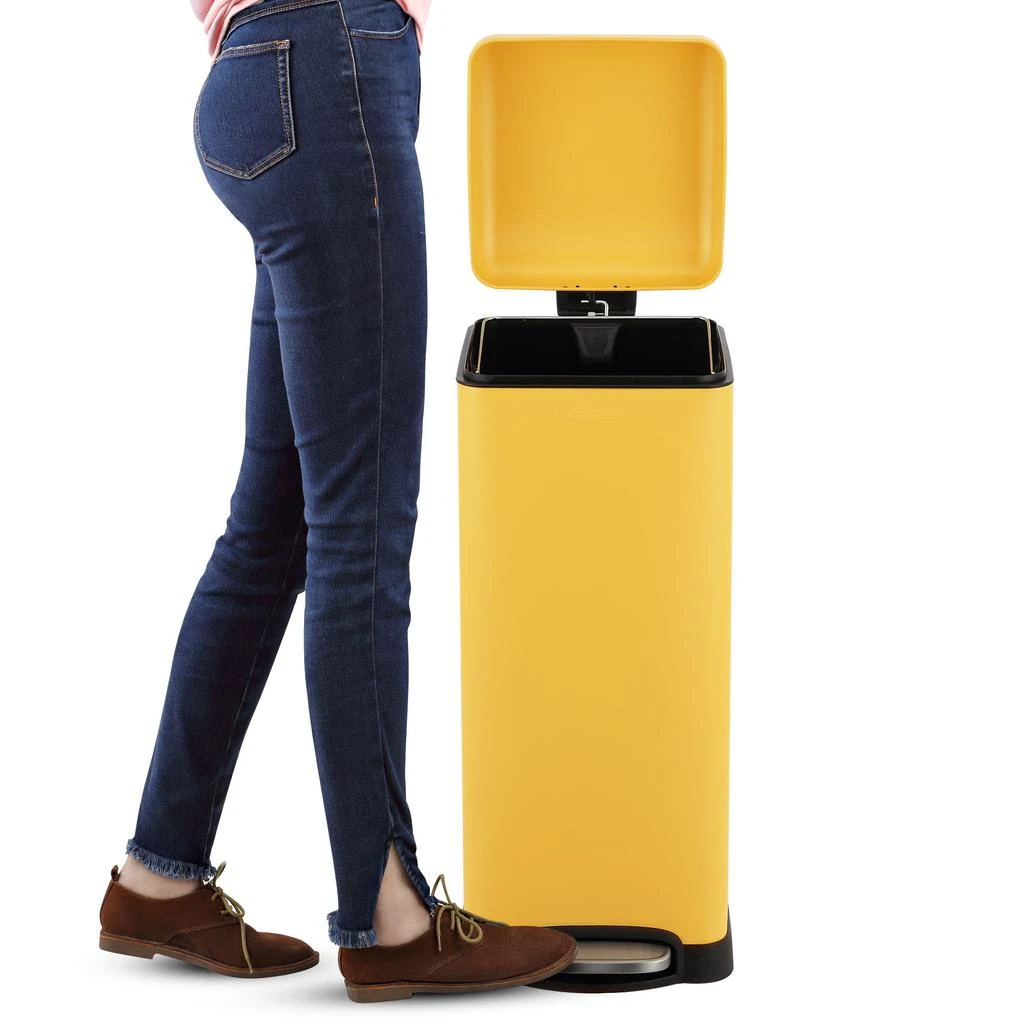 happimess Betty Retro 8-Gallon Step-Open Trash Can (20 liners Included) 2