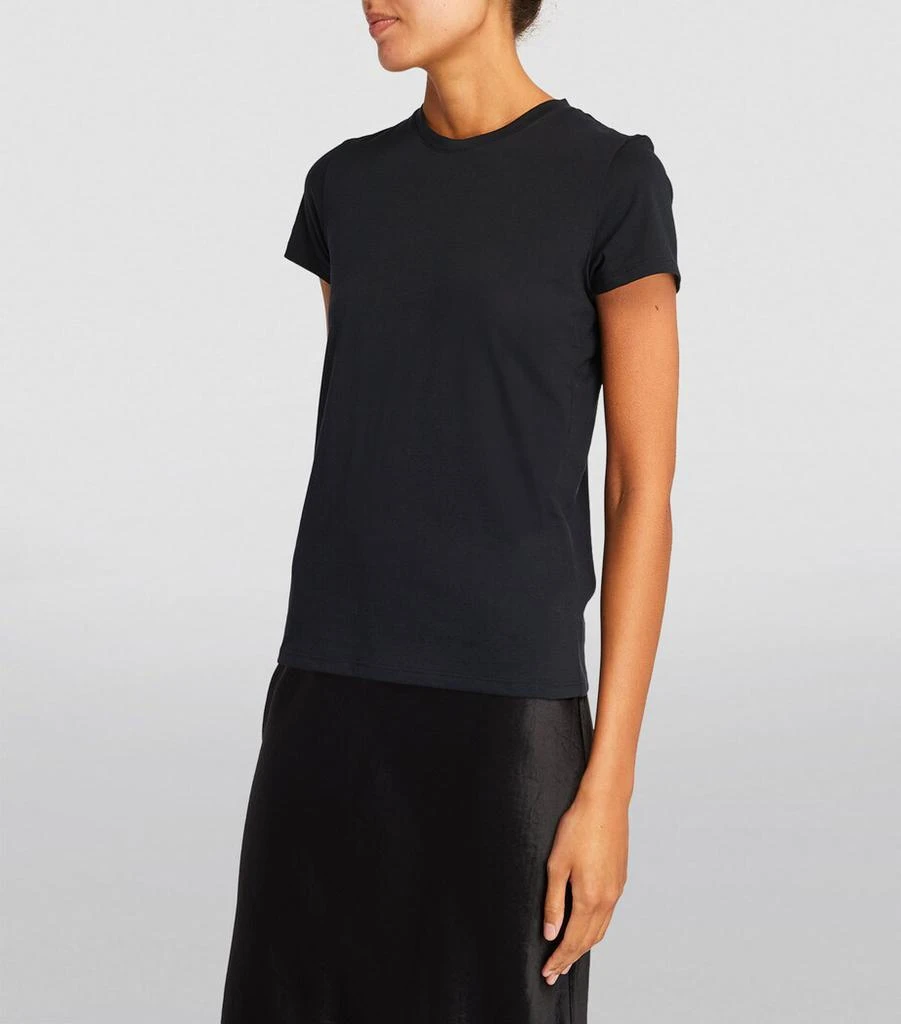 Vince Crew-Neck Essential T-Shirt 3