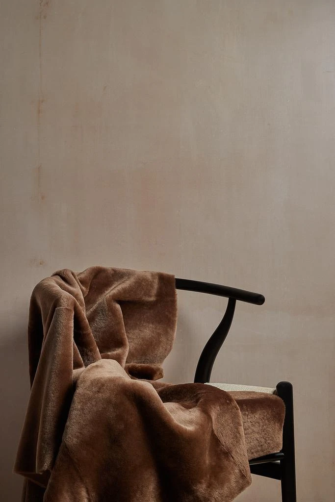 Gushlow & Cole Shearling throw 5