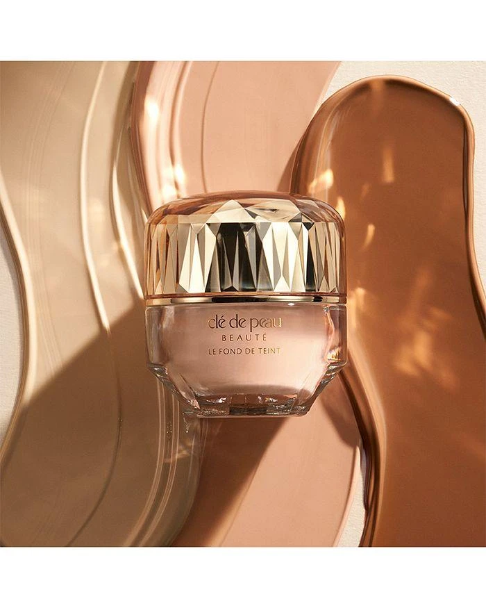 Cle de Peau The Foundation 7