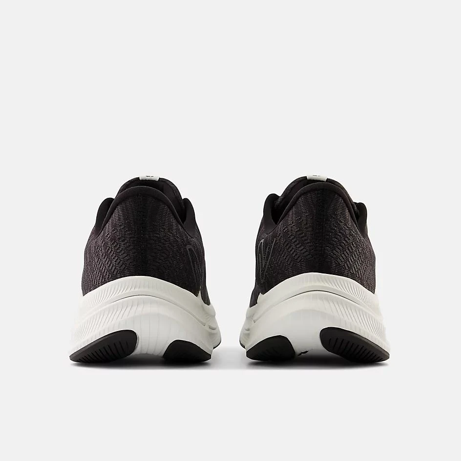 New Balance FuelCell Propel v4 5