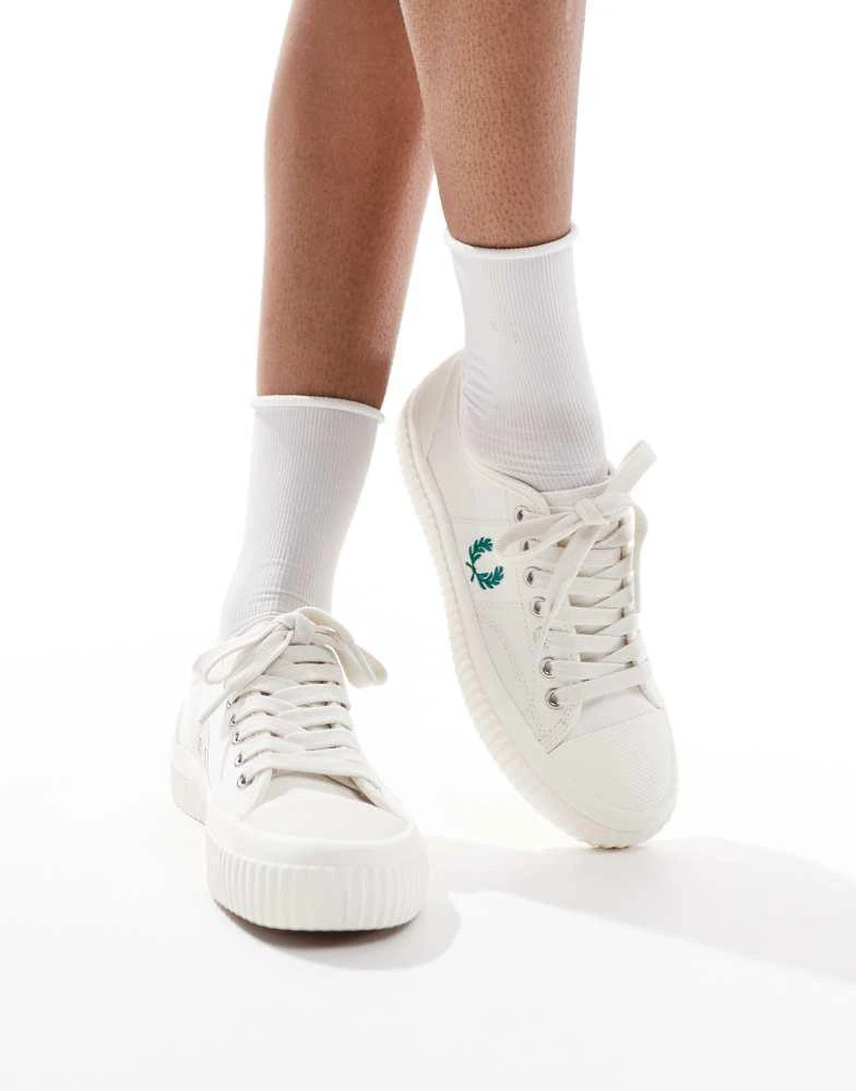 Fred Perry Fred Perry hughes canvas trainers in white 4