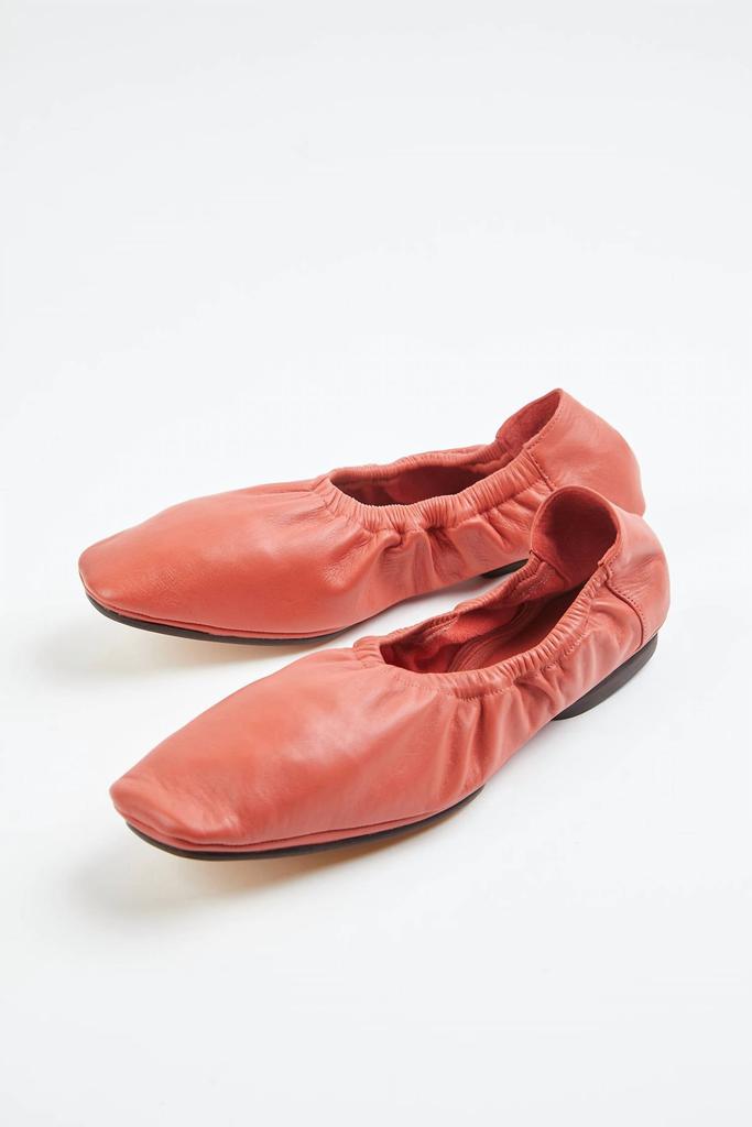 Mari Giudicelli TRAVEL BALLERINA