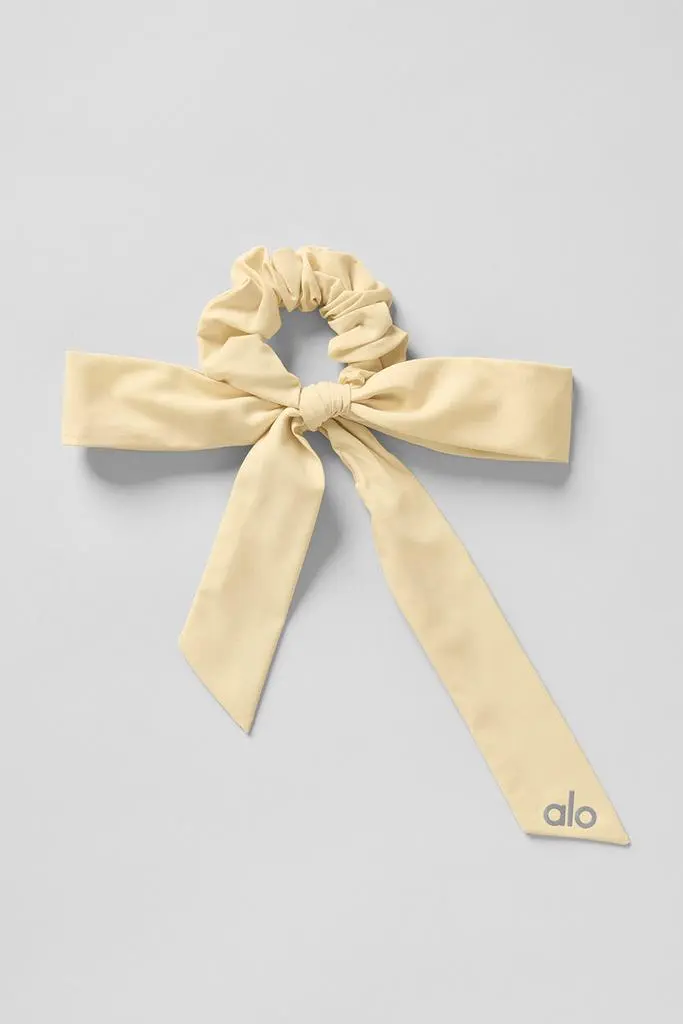 Alo Love Knots Tie Scrunchie - Warm Butter - Fashion Accessories - Free  Shipping - BeyondStyle