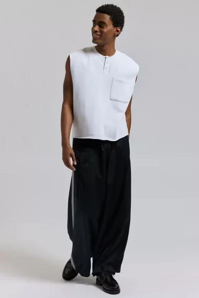 BDG BDG Raw Cut Sleeveless Pocket Henley Tee 3