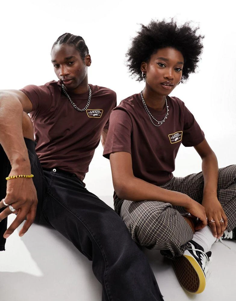 Vans Vans full patch backprint t-shirt in brown 4