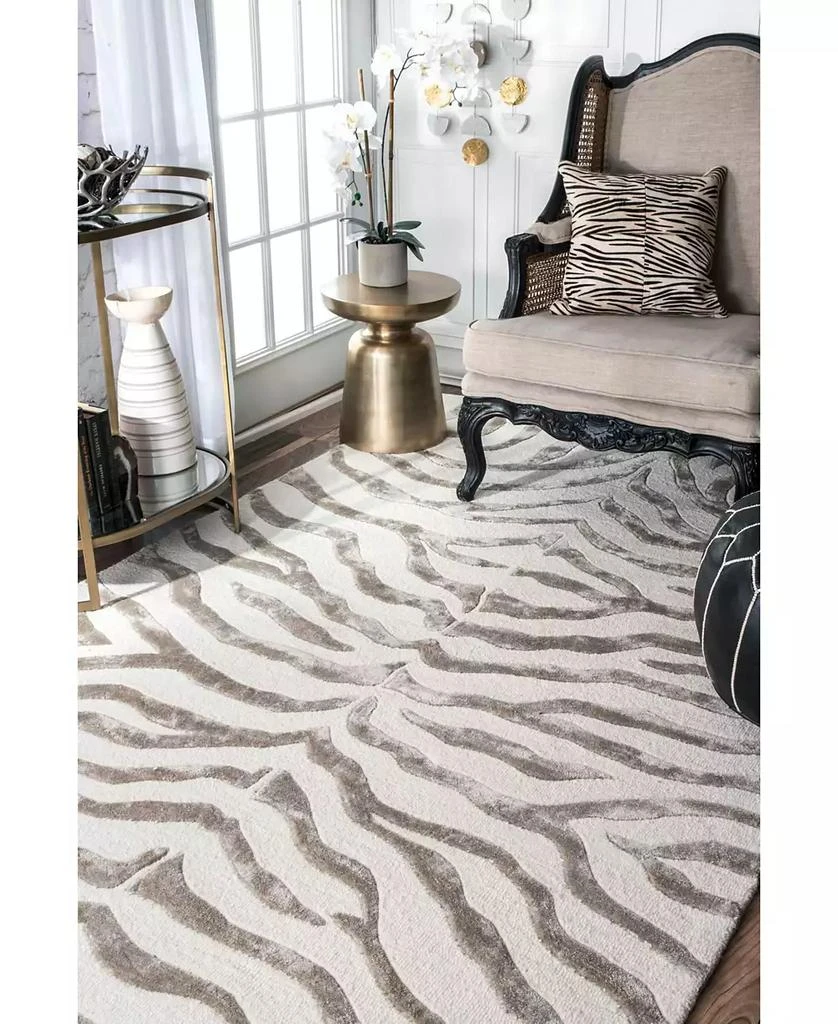 nuLOOM Feral Hand Tufted Plush Zebra Gray 5' x 8' Area Rug 2