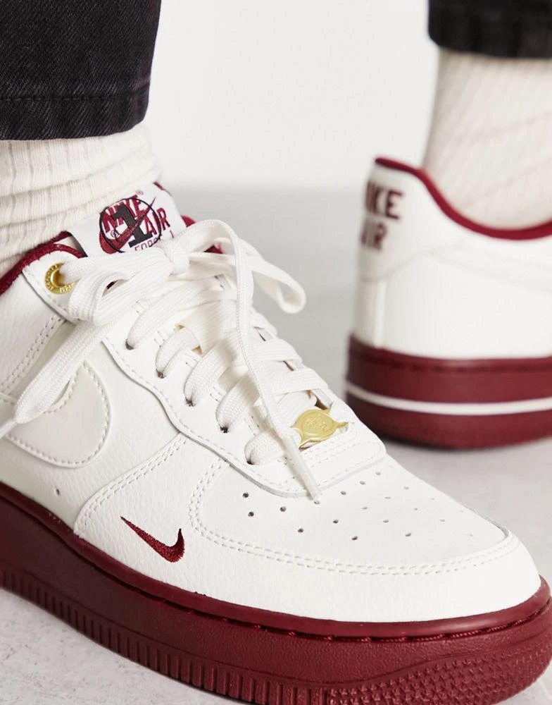 NIKE Nike Air Force 1 '07 40th anniversary trainers in sail white and team red 3