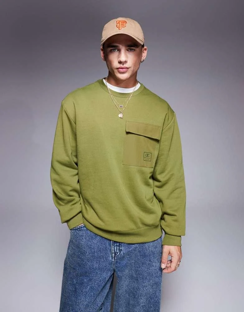 CHAMPION Champion Legacy pocket crew neck sweatshirt in green 1