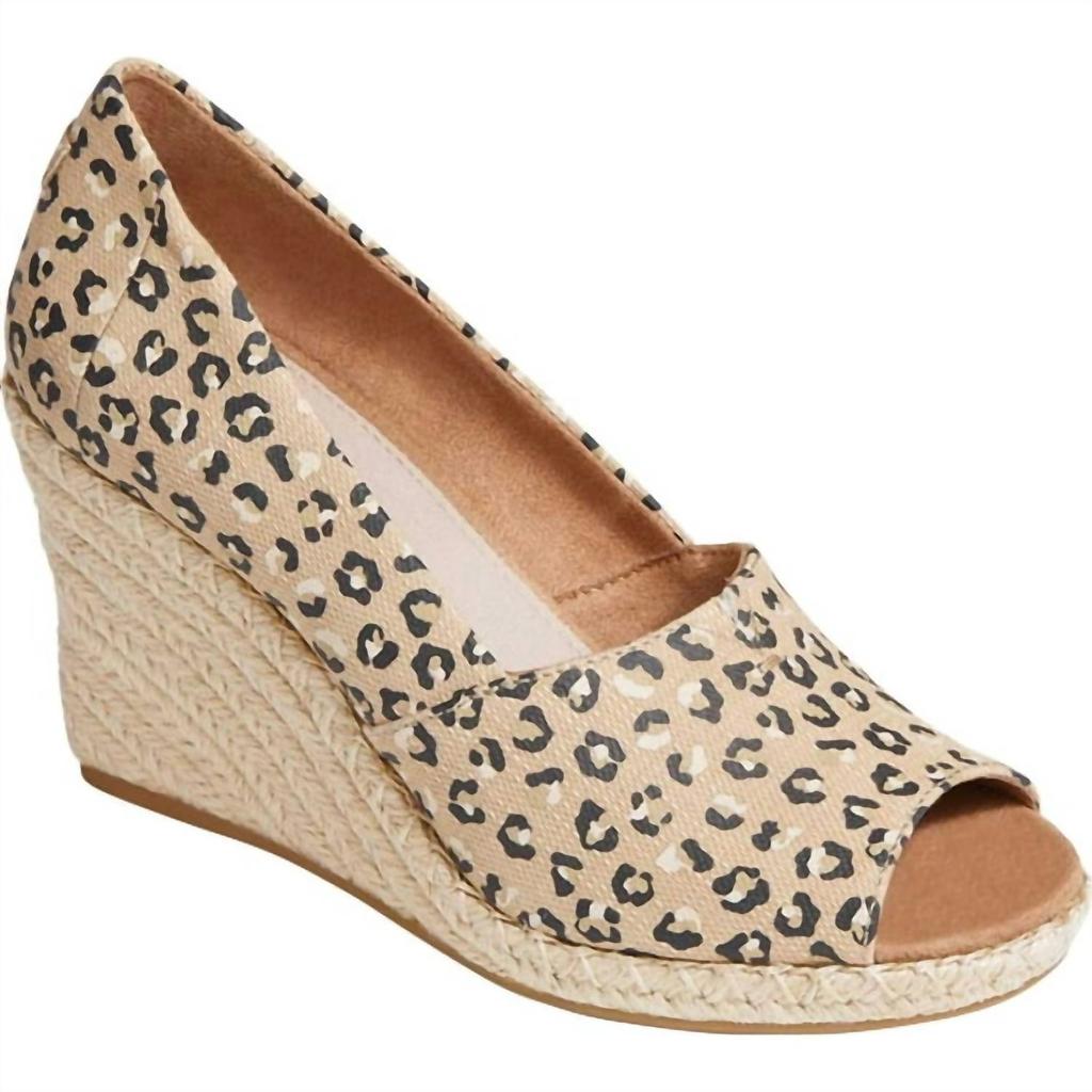 TOMS Women's Michelle Wedge In Natural Textured Cheetah