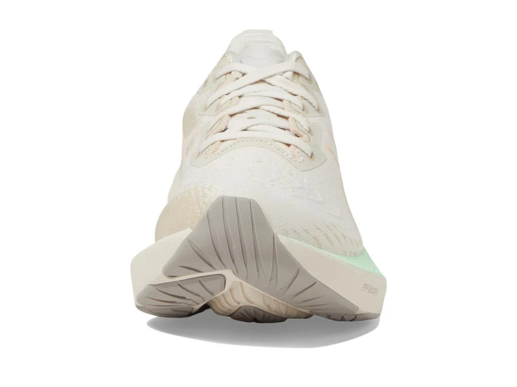 Asics Novablast 4 3