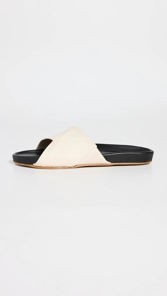 beek Tori Slides 6