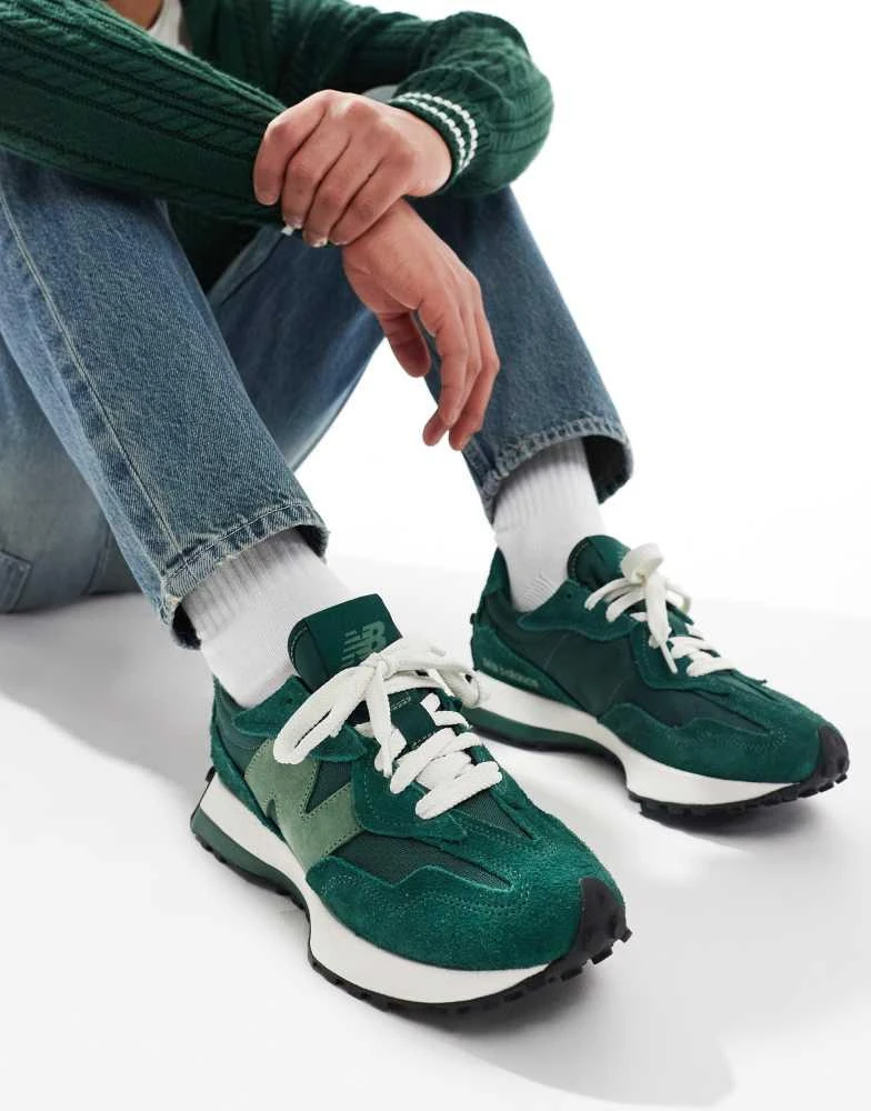 New Balance New Balance 327 trainers in dark green 1