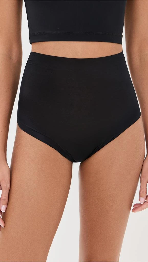 Commando Featherlight Control Thong 1