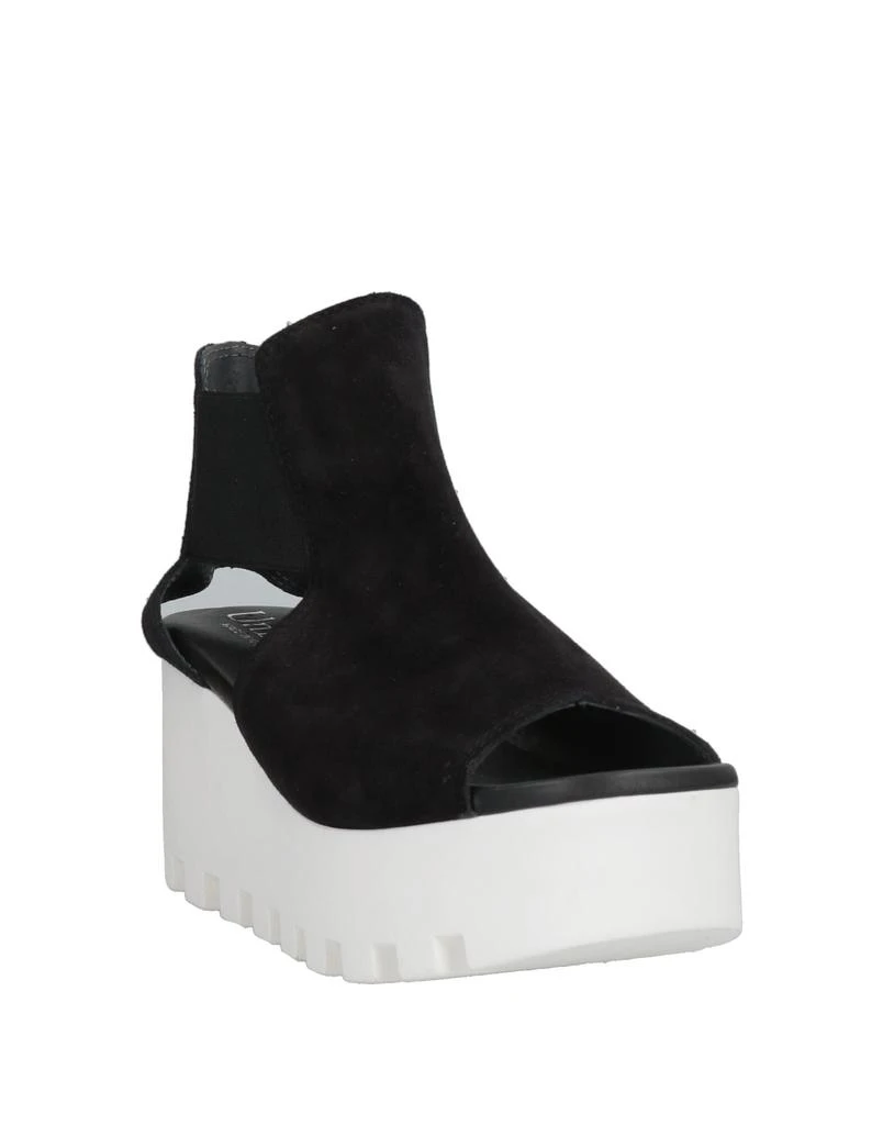 UNLACE FOOTWEAR 2