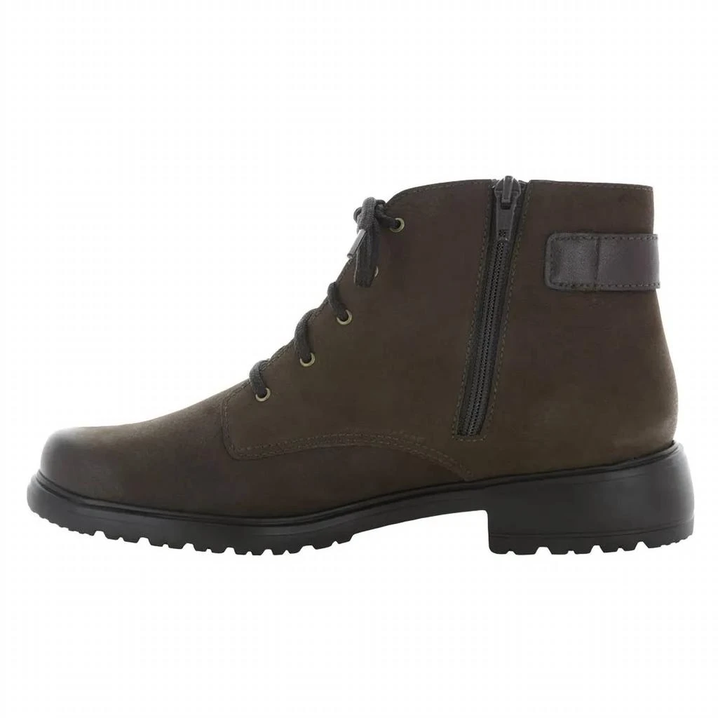 Munro Women's Bradley Boots In Brown Nubuck 2