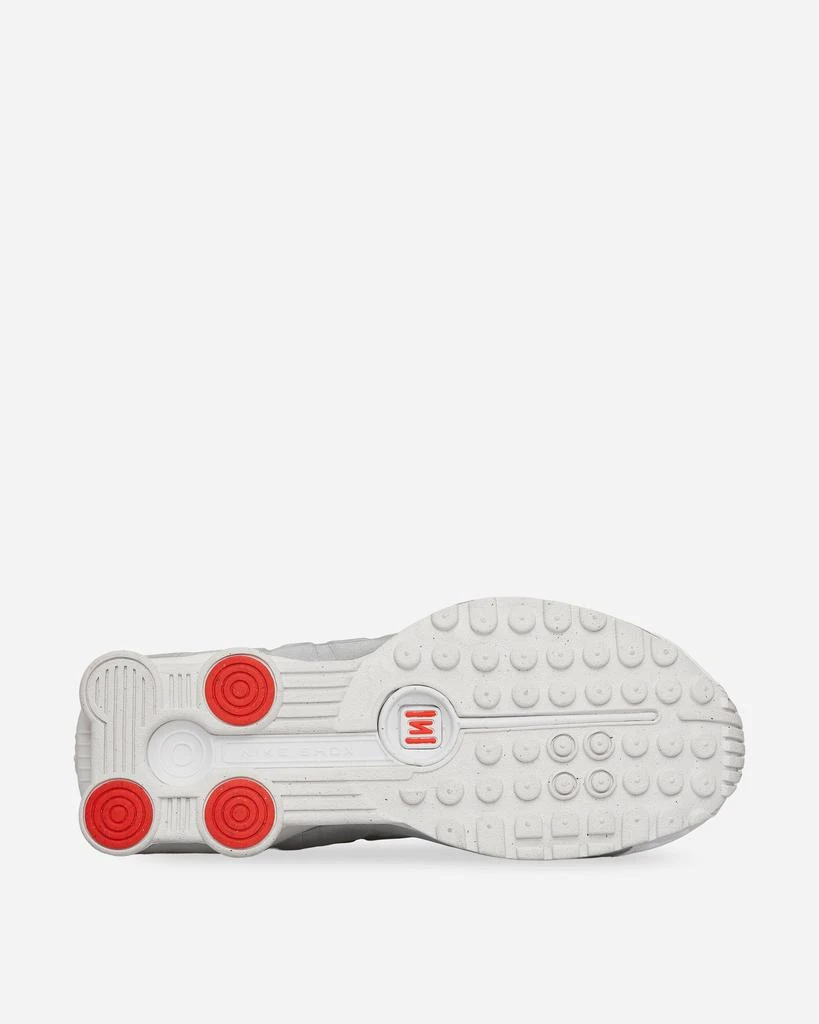 NIKE Women's Shox R4 Sneakers White / Metallic Silver 6