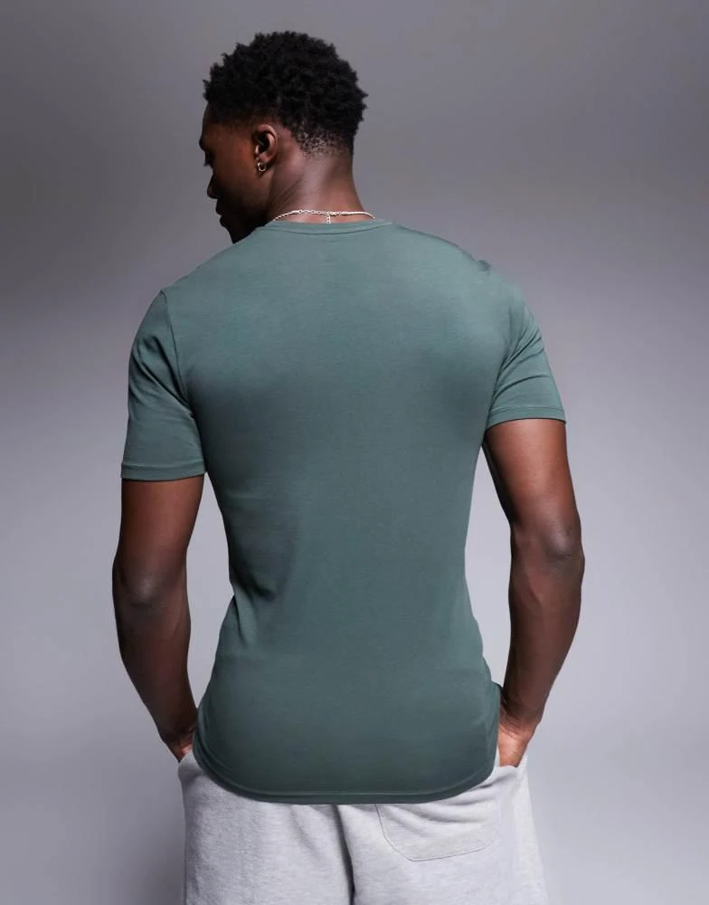 River Island River Island muscle fit t-shirt in dark khaki 3