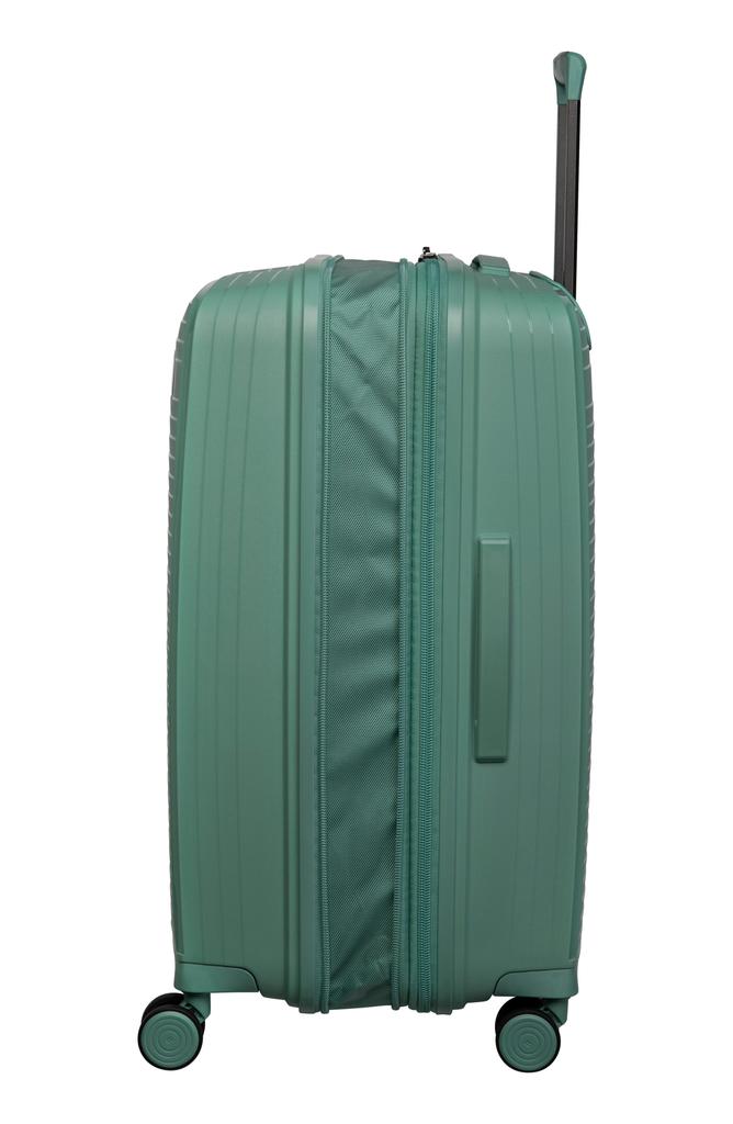 it luggage Spontaneous 26.5-Inch Hardside Spinner Luggage