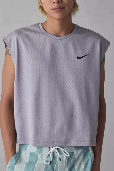 NIKE Nike UO Exclusive Cropped Swim Shirt 2