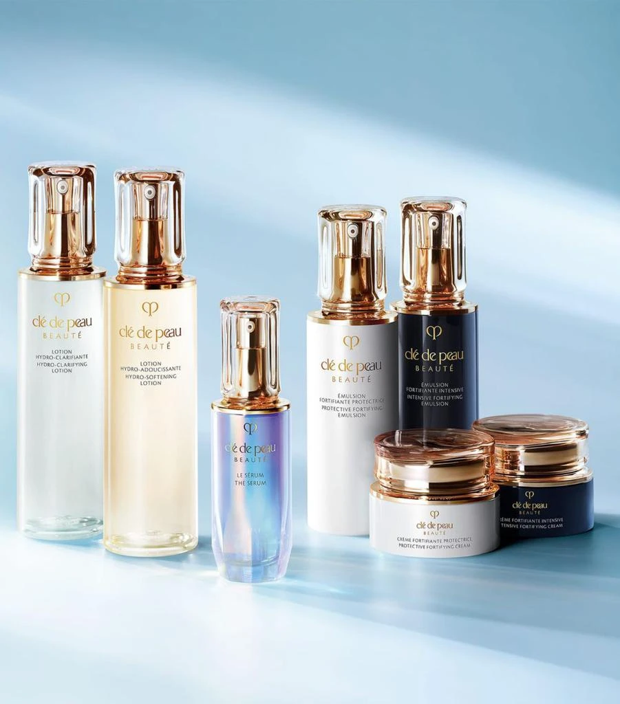 Cle de Peau The Serum (75ml) 6