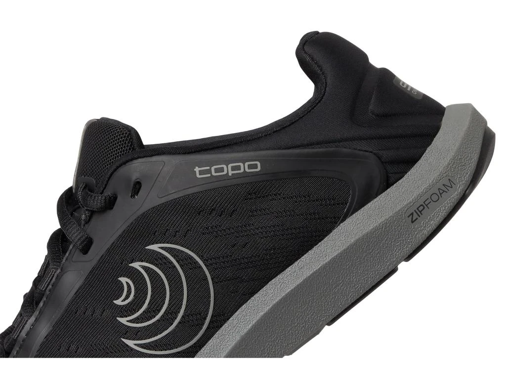 TOPO ATHLETIC ST-5 6