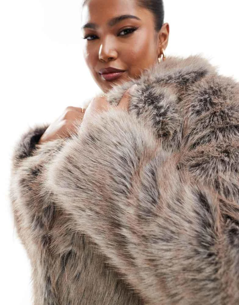 New Look Plus New Look Curve faux fur coat in grey 2