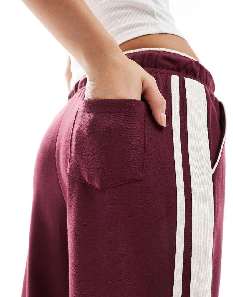 Cotton On Cotton On classic fleece wide leg sweatpant in sour cherry 5
