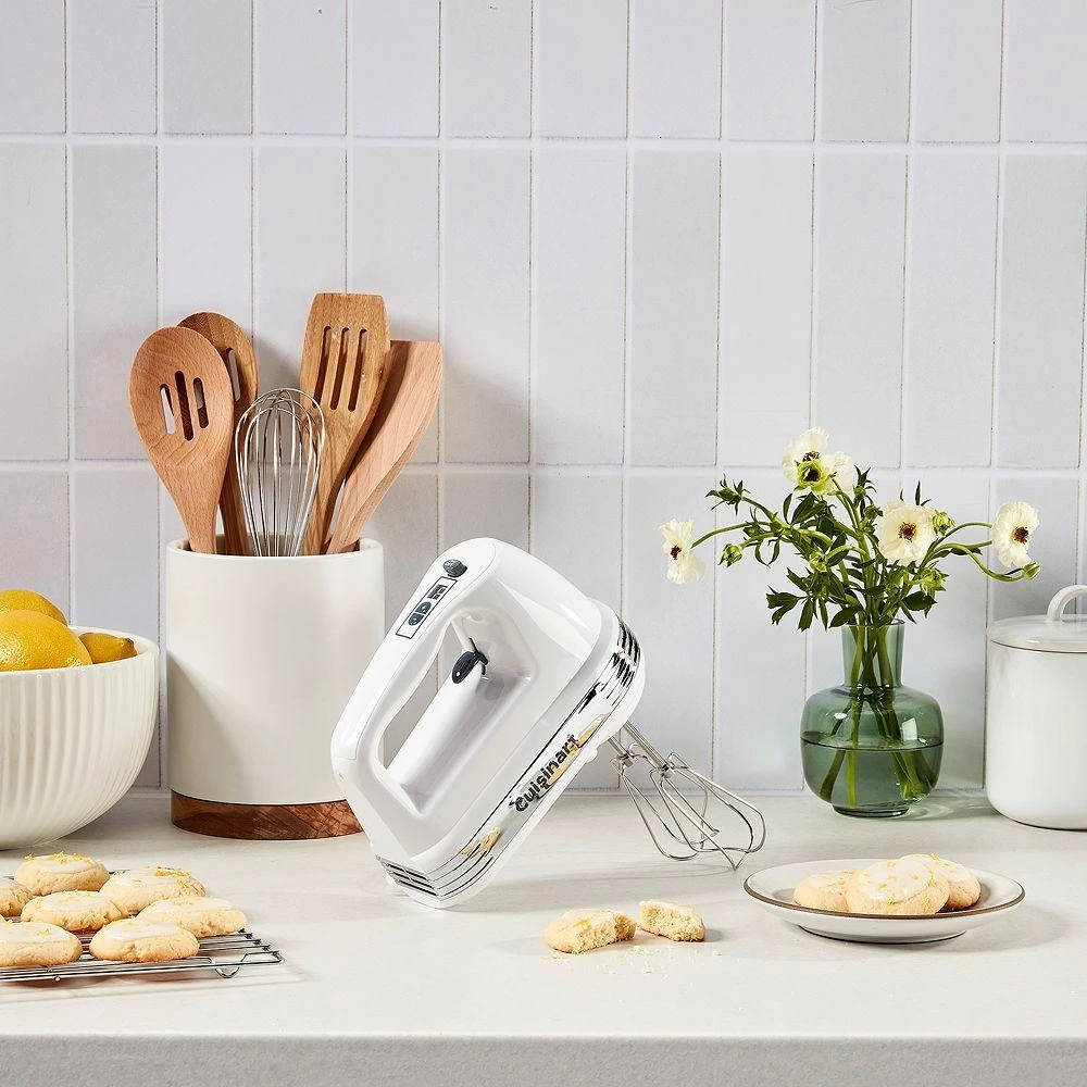 Cuisinart Power Advantage PLUS 9 Speed Hand Mixer 4