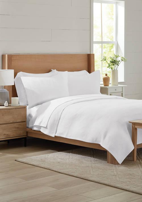 Crown & Ivy™ Ivy Textured Solid Quilt Set