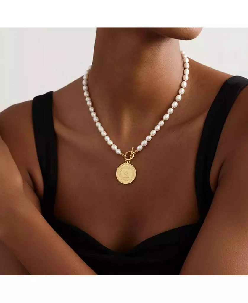 Joey Baby Pearl Necklace with Gold Coin Pendant
Toggle Clasp