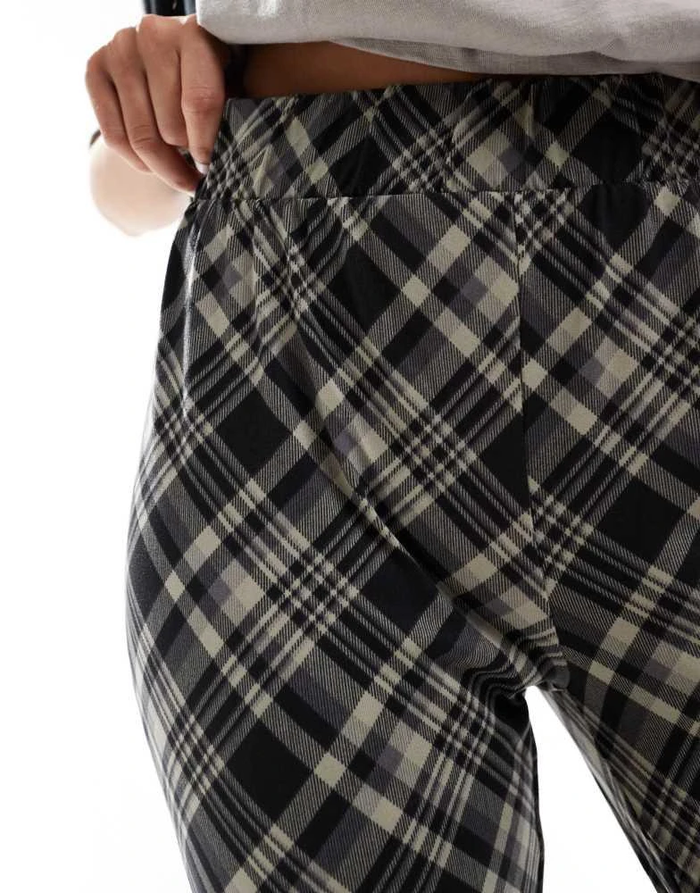 Noisy May Noisy May flared trousers in black check 5