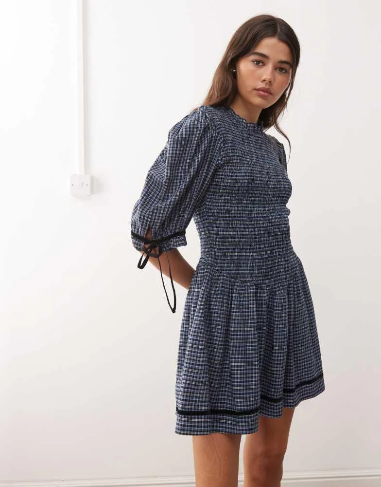 Reclaimed Vintage Reclaimed Vintage mini dress with shirred bodice and  velvet trims in blue check - Dresses & Skirts - Compare Prices from 5+  Stores - Free Shipping - BeyondStyle