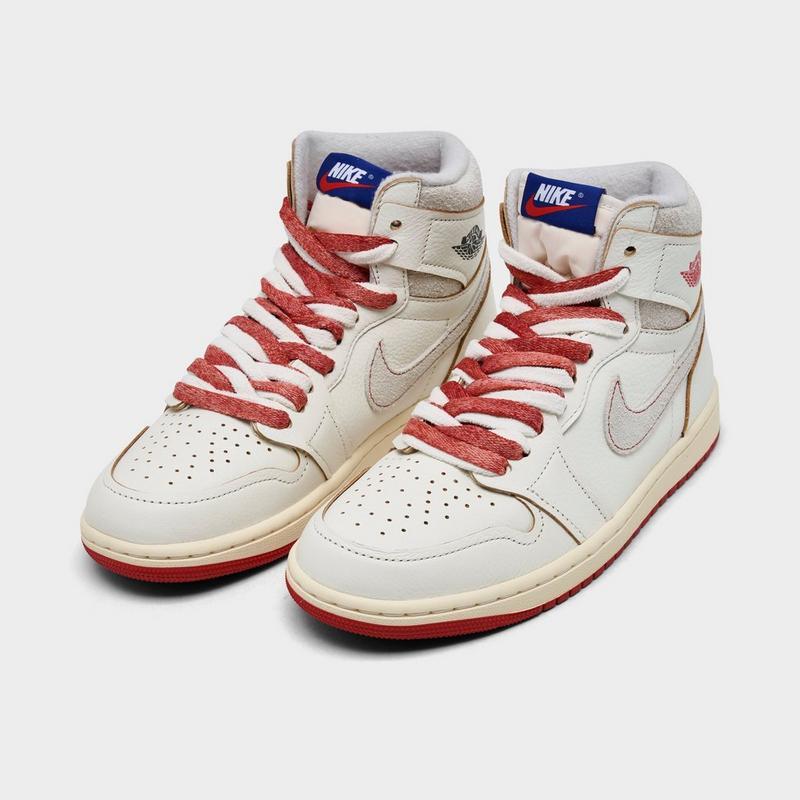 Jordan Women's Air Jordan Retro 1 High OG Casual Shoes