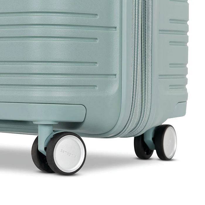 Samsonite Elevation™ Plus Carry On Spinner Suitcase 22 x 14 13