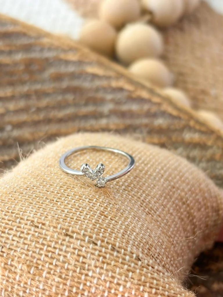 White Label White Label - Women
s Pavé Heart Ring 3