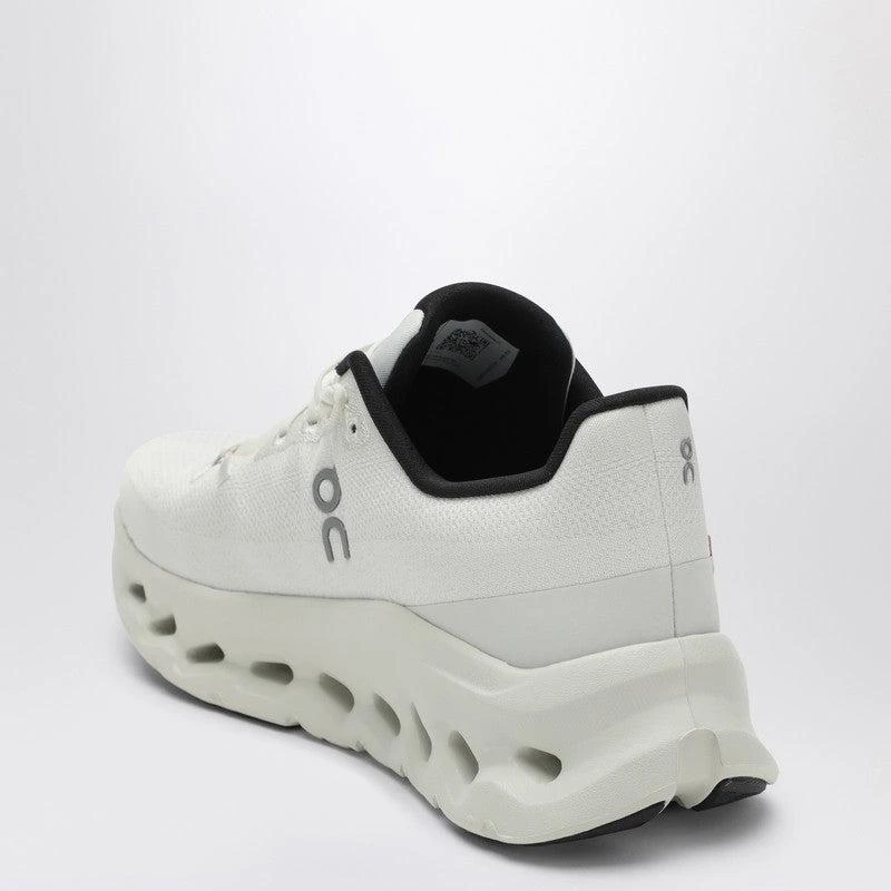 On On Men's Cloudtilt ivory/Ice Low Sneaker 2