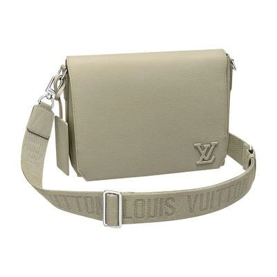 Louis Vuitton Takeoff Messenger 1
