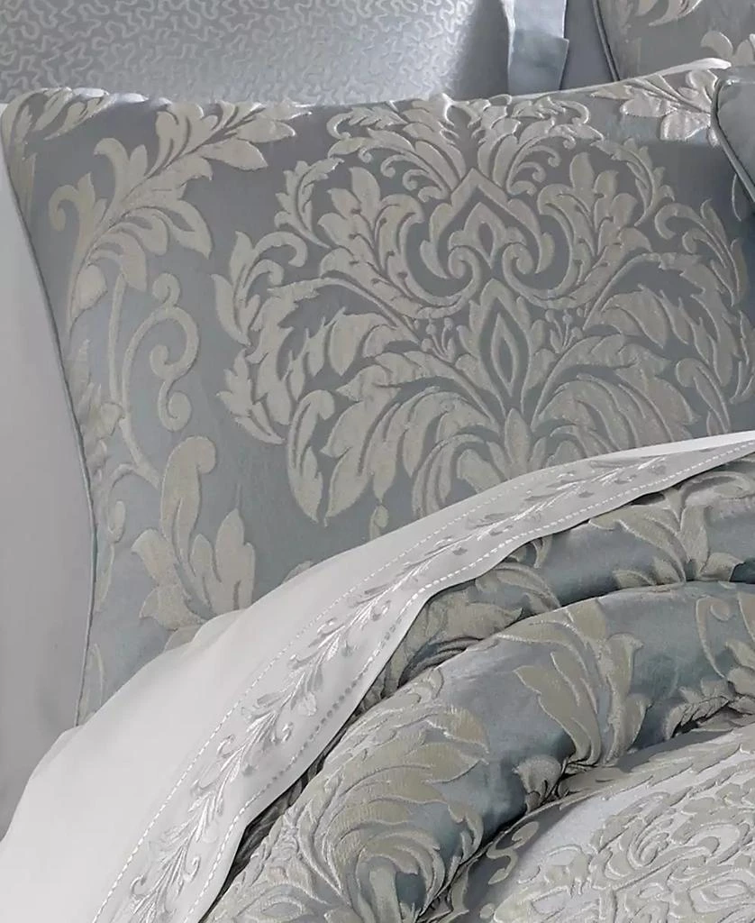 Five Queens Court Faith Comforter Set 3