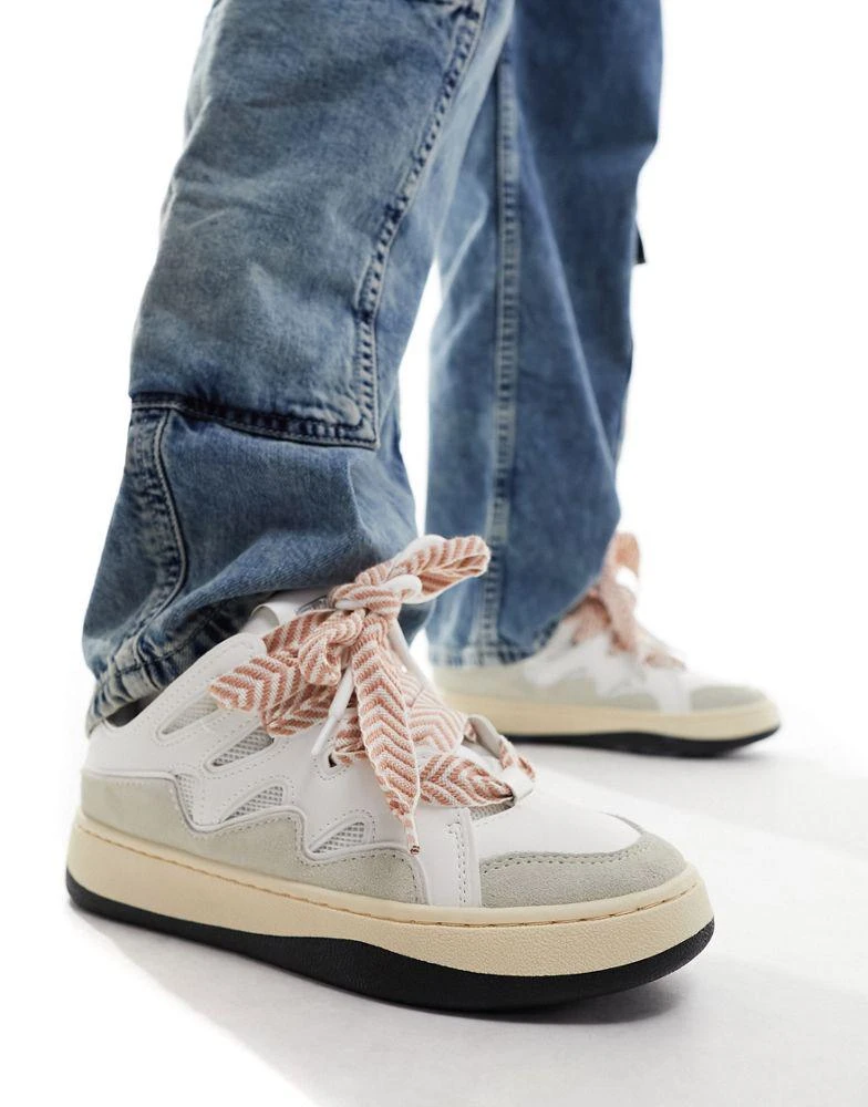 Steve Madden Steve Madden Roaring trainers in off white and beige 5