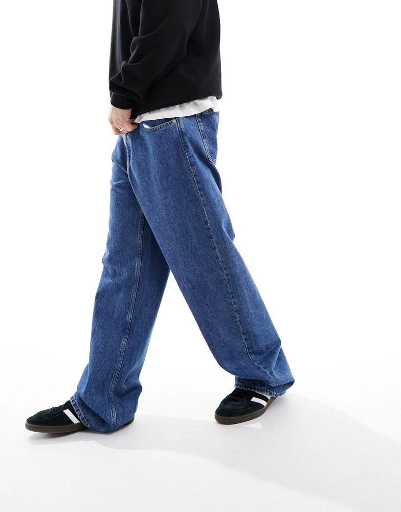 Calvin Klein Calvin Klein Jeans 90s loose jeans in mid wash 1