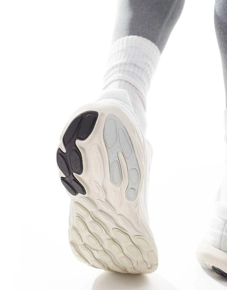 New Balance New Balance 1080 running trainers in white 5