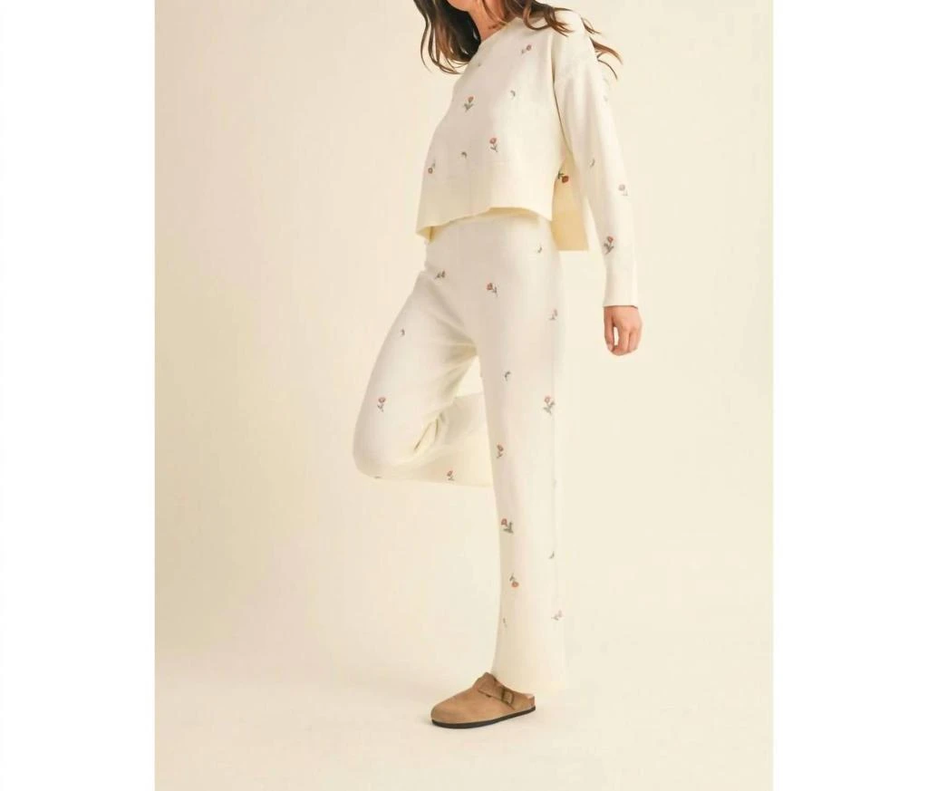 MABLE Mable - Floral Embroidered Lounge Set 4